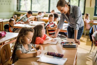 Educação SP anuncia pagamento adicional a professores que estenderem carga horária na volta às atividades presencias opcionais em 8 de setembro