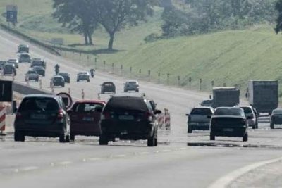 Apesar de tráfego intenso, rodovias paulistas registram queda de mortes e de acidentes no feriado