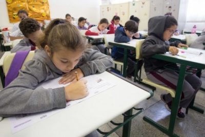 Governo de SP contrata psicólogos para atender professores e estudantes
