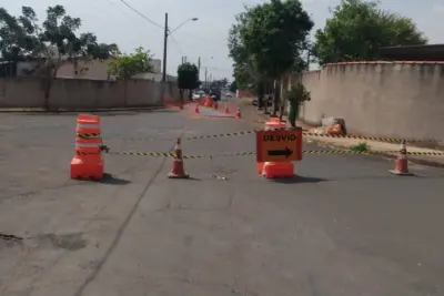 Parque da Imprensa tem rua interditada | Mogi Mirim