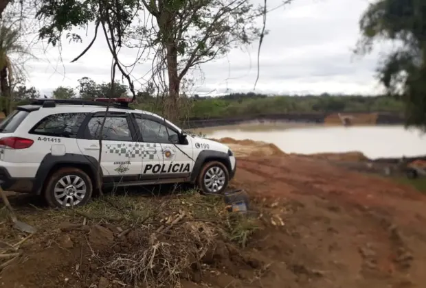 Polícia Ambiental encontra mineradora ilegal e embarga área em Jaguariúna