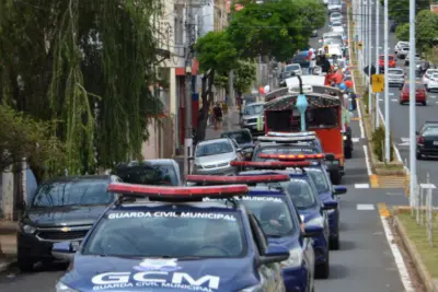 Desfile da frota da Prefeitura celebra bicentenário de Itapira