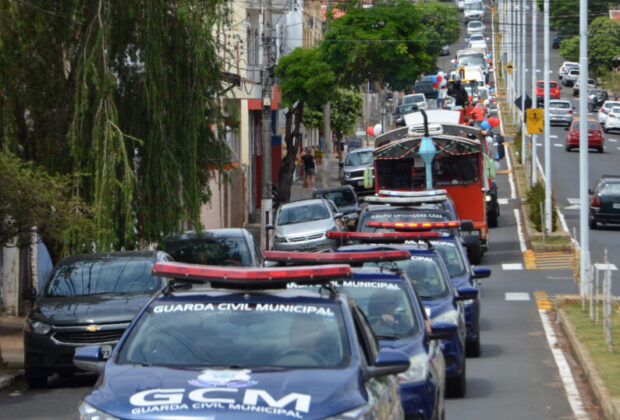 Desfile da frota da Prefeitura celebra bicentenário de Itapira