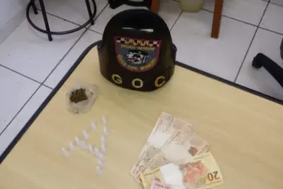 Menor é flagrado com 15 tubetes de cocaína no Santa Luzia