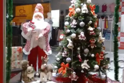 Decorações de Natal já podem ser vistas no comércio nogueirense