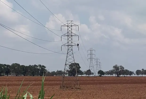 Rapaz morre em torre de energia numa área rural de Engenheiro Coelho