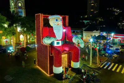 Estância Hidromineral de Socorro faz o maior Papai Noel do sudeste feito com garrafas pet