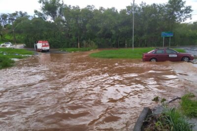 Chuva desta terça-feira causou estragos na cidade de Mogi Mirim