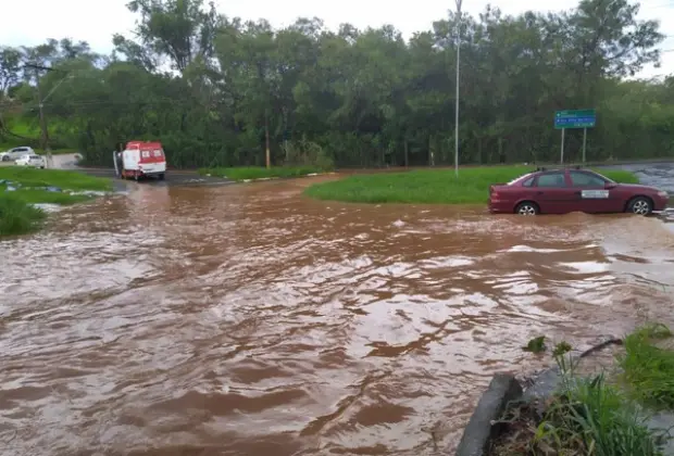 Chuva desta terça-feira causou estragos na cidade de Mogi Mirim