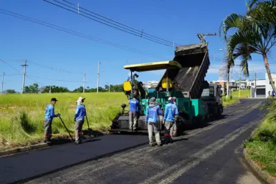 Prefeitura inicia obras de recapeamento que beneficiarão sete ruas