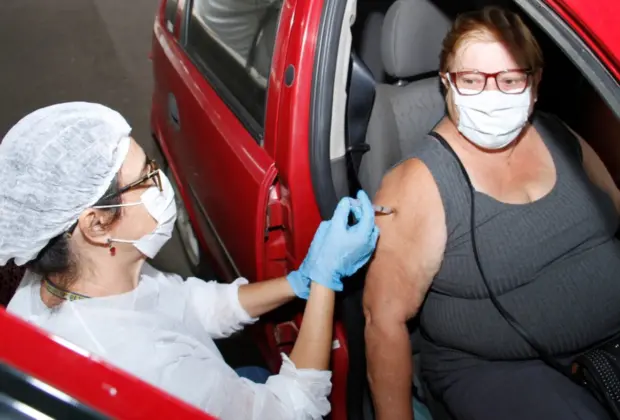 Ação no Parque Santa Maria vacina 719 com a segunda dose contra a Covid em Jaguariúna