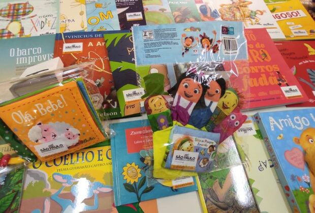 Jaguariúna recebe doação de quase mil livros para compor o acervo público
