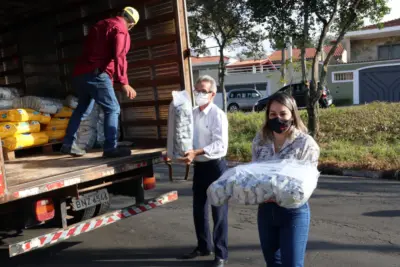 Prefeitura de Mogi Mirim faz distribuição de ração a protetores dos animais