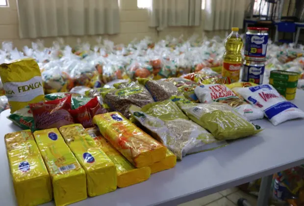 Prefeitura de Holambra distribui kit alimentação escolar