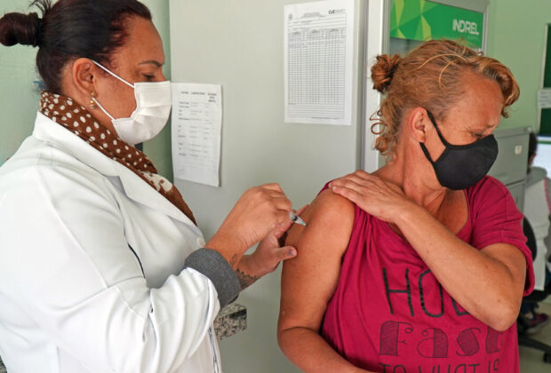 Saúde abre nesta quarta-feira agendamento de vacinação contra Covid-19 para pessoas com mais de 35 anos