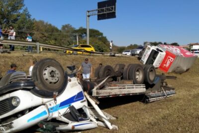 Colisão entre dois caminhões deixa feridos em rodovia de Jaguariúna