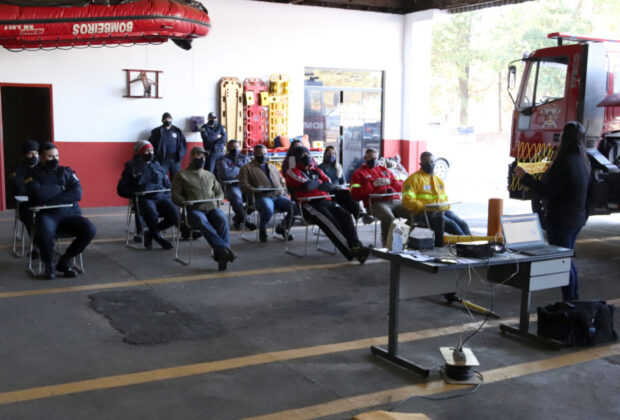 Bombeiros e guardas municipais de Mogi Mirim  recebem treinamento da Comgás