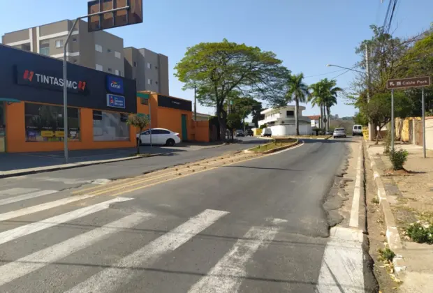 PREFEITURA DE JAGUARIÚNA INTERDITA ACESSOS NA RUA MARANHÃO PARA RECAPEAMENTO