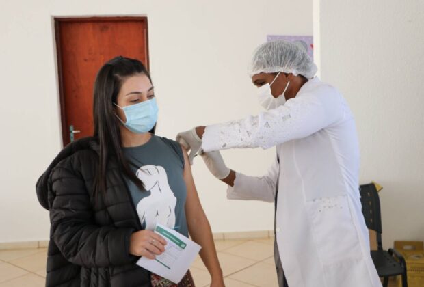 Holambra abre agendamento para vacinação de moradores a partir de 18 anos