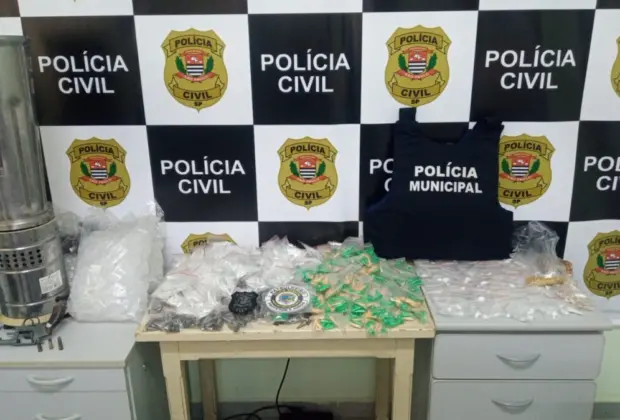 Ação conjunta entre Polícia Civil e Polícia Municipal da Posse prende três acusados por tráfico de entorpecentes, furto e porte ilegal de arma de fogo
