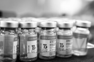 Governo de SP determina que Butantan substitua lotes de vacinas interditadas pela Anvisa