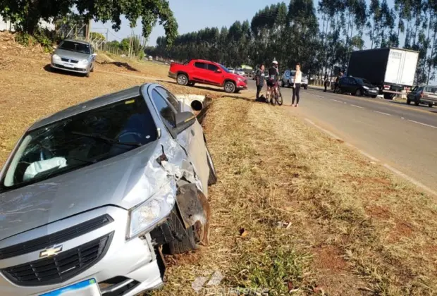 Acidente causa transtornos na entrada de Holambra