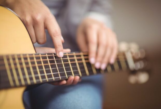 Prefeitura de Mogi Mirim oferece aulas gratuitas de violão para crianças, jovens e adultos