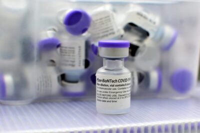 Pfizer entrega 2 milhões de doses da vacina ao Brasil em 2 voos nesta quarta-feira