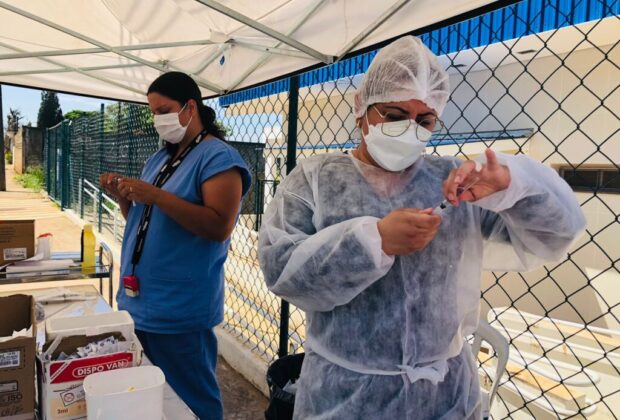 Artur Nogueira recebe 2.968 doses da vacina contra a Covid-19
