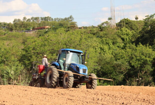 Patrulha Agrícola auxilia pequenos produtores rurais no plantio para a safra 2021/2022