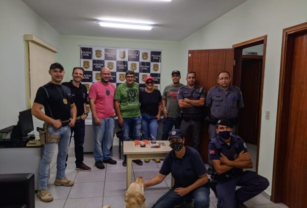 Polícia desmancha ponto de venda de drogas em Santo Antônio de Posse