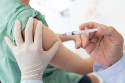 Engenheiro Coelho atinge 77% da população vacinada com a primeira dose