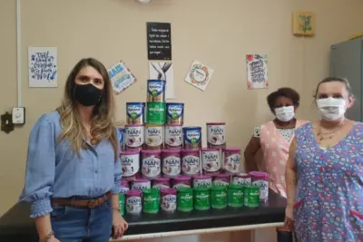 NUESA recebe doação de latas de leite para bebês com indicação médica