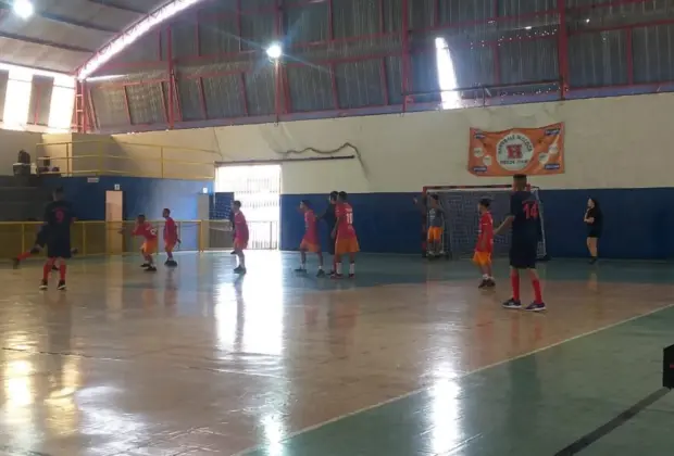 Equipe de handebol da Emef Maria Diva confirma retorno em torneios oficiais