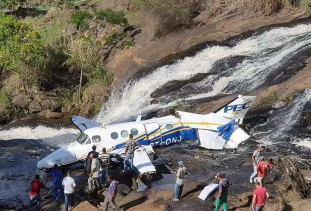 Marília Mendonça Morre em acidente de avião