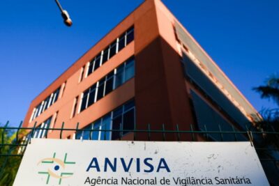 Exigência de declaração de saúde para quem chega ao Brasil volta a valer nesta sexta, diz Anvisa