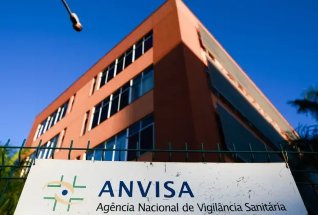 Exigência de declaração de saúde para quem chega ao Brasil volta a valer nesta sexta, diz Anvisa