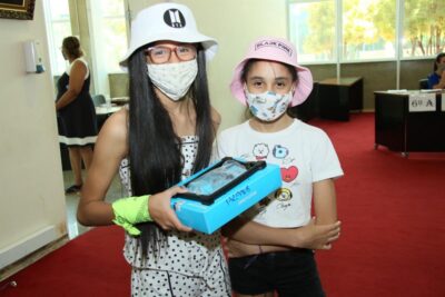  Prefeitura inicia entrega de tablets para alunos da rede municipal