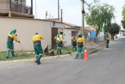 Mutirão de limpeza no Morro Alto, Cooperlotes e São José