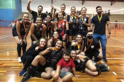 Equipes de vôlei masculina e feminina de Artur Nogueira ganham medalhas de prata e bronze no Campeonato Estadual