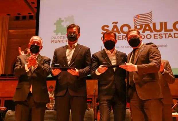 Governo anuncia R$ 1,9 bilhão para infraestrutura urbana nos 645 municípios paulistas