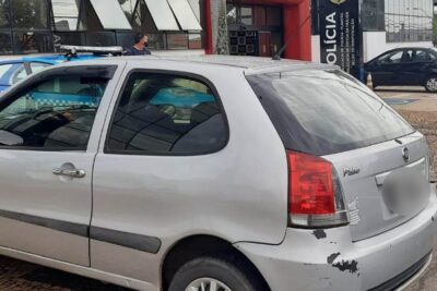 Motorista abandona carro em delegacia de SP e deixa bilhete sobre falta de dinheiro e dívida com banco