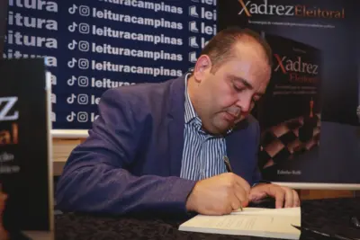 JORNALISTA EDINHO BAFFI LANÇA LIVRO XADREZ ELEITORAL