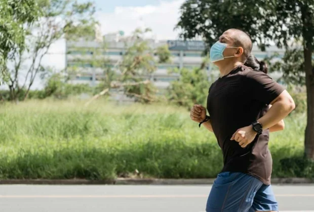 Uso de máscara não afeta a respiração nem resposta cardiovascular durante exercício