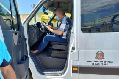 Prefeitura de Engenheiro Coelho recebe mais uma van para transporte de pacientes