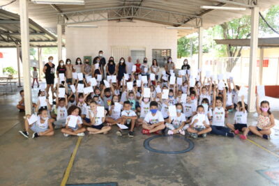 SAAE e Educação entregam material sobre o Dia Mundial da Água nas escolas