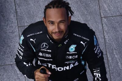 Hamilton revela propósito além de título da F1: “Não ser apenas um piloto”