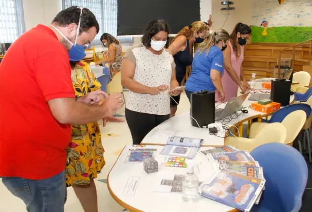 Educação implanta oficialmente o programa “Escolas Criativas” em duas unidades municipais