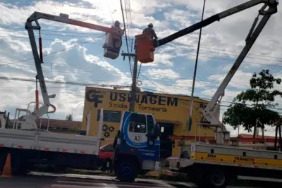 Avenida Suécia recebe manutenção e nova rede de energia para iluminação pública