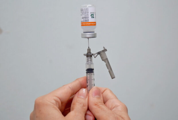 Saúde passa a realizar vacinação contra a Covid-19 somente aos sábados a partir do dia 2 de abril
